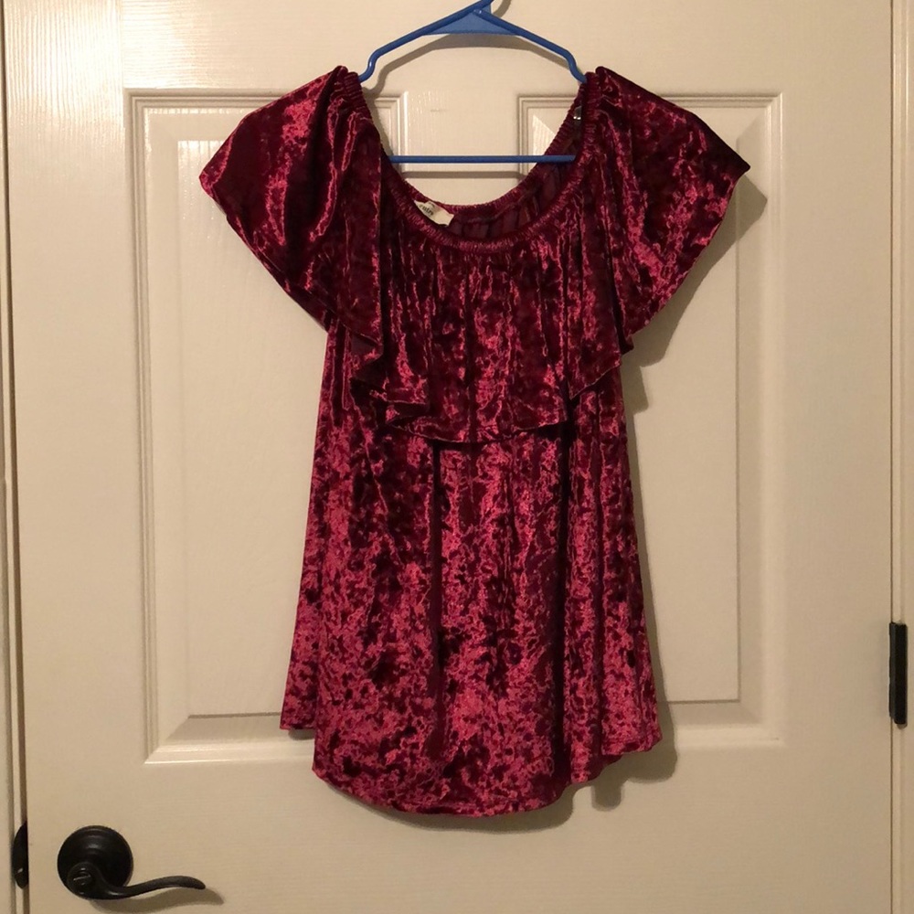 Very cute velvet top!!